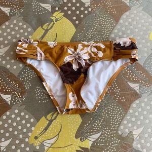 Antonio Melani - Botanical Bikini Bottoms - Never Worn - Size Small
